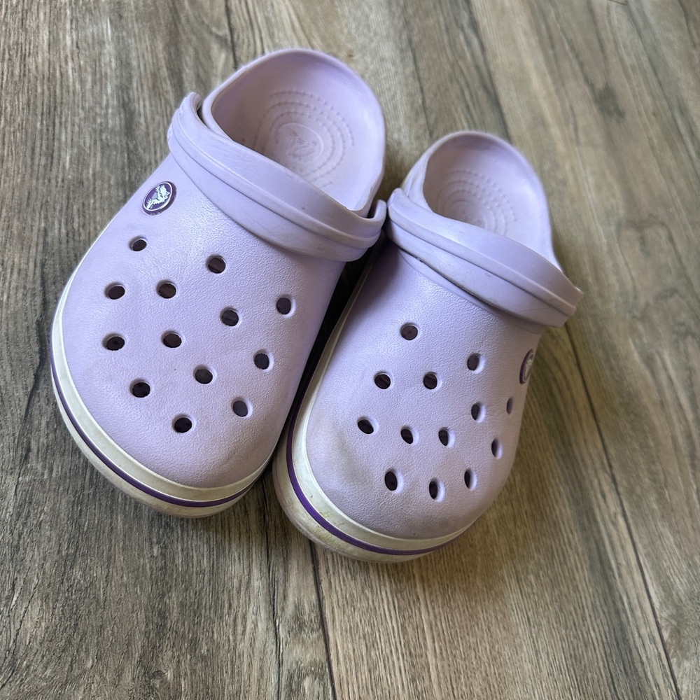 Lavender crocs size 4